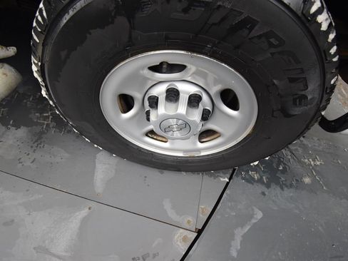 Used 2019 Chevrolet Express 2500 w/ Driver Convenience Package image 9