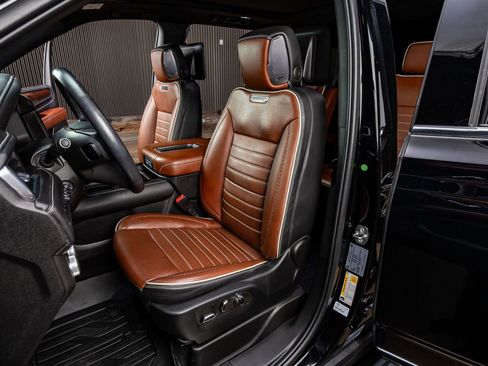 Used 2023 GMC Yukon XL Denali Ultimate image 29