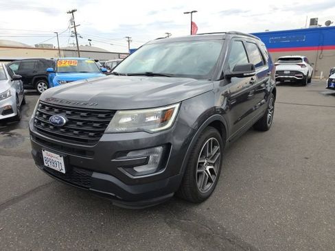 Used 2017 Ford Explorer Sport AWD/4WD image 3