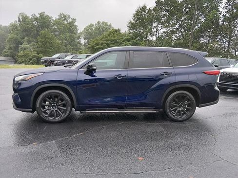 Used 2023 Toyota Highlander XLE FWD image 7