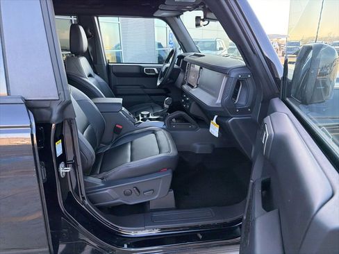 New 2025 Ford Bronco Outer Banks w/ Sasquatch Package image 27