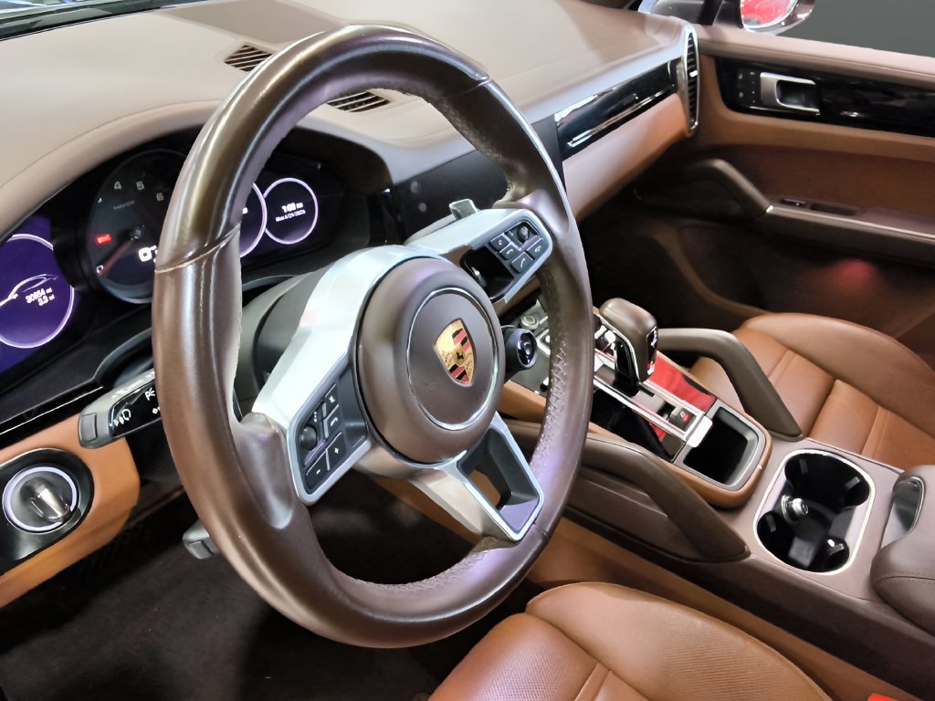 Used 2024 Porsche Cayenne Coupe AWD/4WD image 10