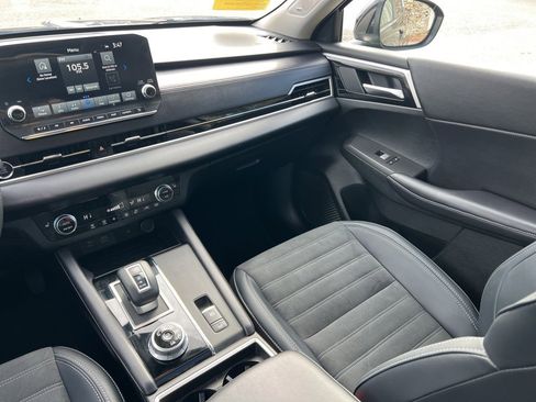 Used 2024 Mitsubishi Outlander SE image 24