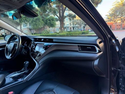 Used 2018 Toyota Camry SE FWD image 50
