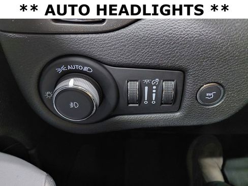 Used 2022 Jeep Cherokee Trailhawk w/ Trailer Tow Group image 23