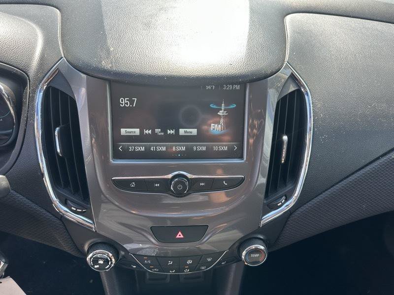 Used 2018 Chevrolet Cruze LT w/ LT Fleet Convenience Package FWD image 9