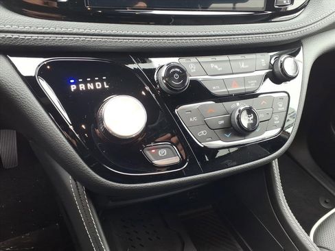 New 2026 Chrysler Pacifica Limited image 10