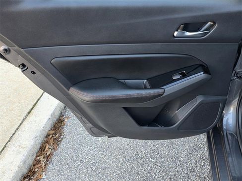 Used 2025 Nissan Altima 2.5 SR image 28