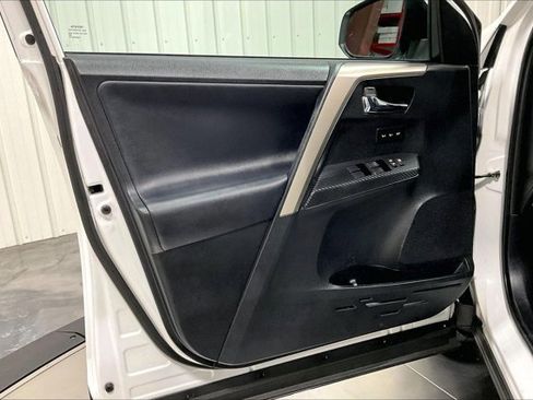 Used 2015 Toyota RAV4 Limited w/ Technology Package image 23