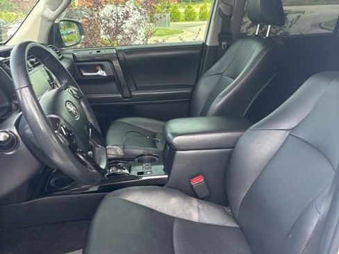 Used 2021 Toyota 4Runner TRD Off-Road Premium AWD/4WD image 2