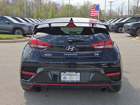 Used 2021 Hyundai Veloster N image 4