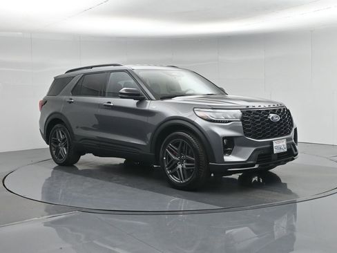 Used 2025 Ford Explorer ST-Line w/ Premium Package RWD image 26