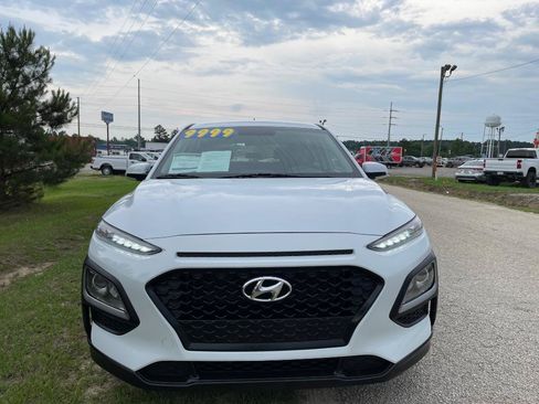 Used 2018 Hyundai Kona SE FWD image 2