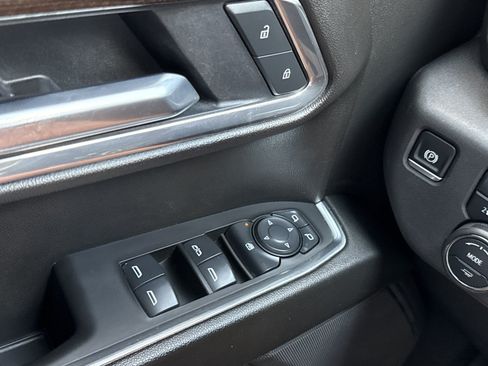 Used 2025 Chevrolet Silverado 1500 LT AWD/4WD image 16