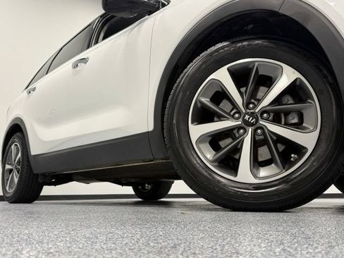 Used 2020 Kia Sorento FWD V6 image 3