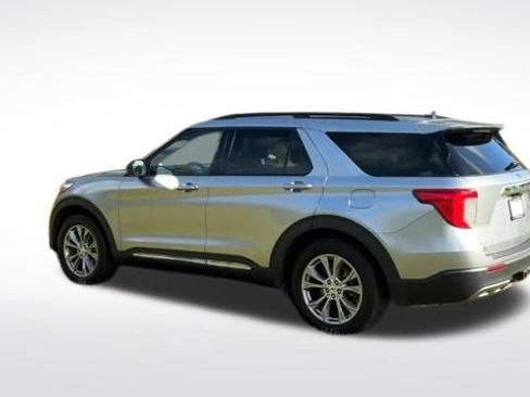 Used 2021 Ford Explorer XLT w/ Equipment Group 202A image 33