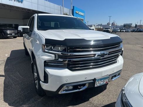 Used 2019 Chevrolet Silverado 1500 High Country w/ Technology Package image 4
