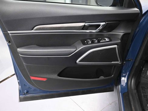 Used 2023 Kia Telluride EX X-Line image 18