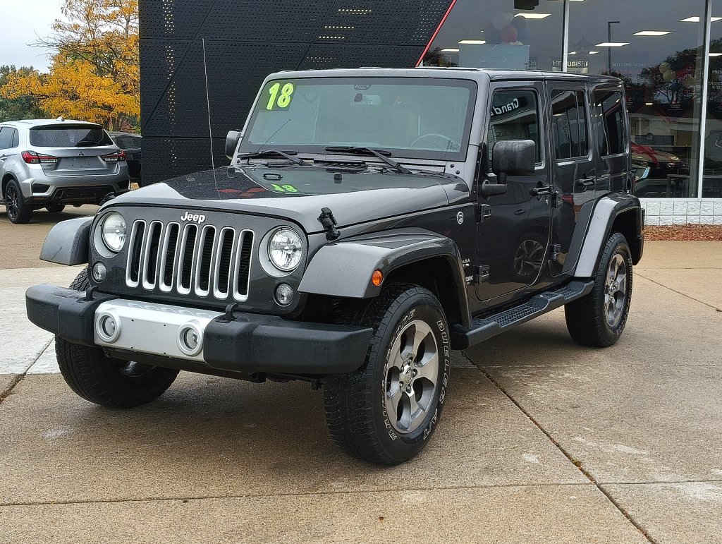 Used 2018 Jeep Wrangler Unlimited Sahara w/ Connectivity Group AWD/4WD image 1