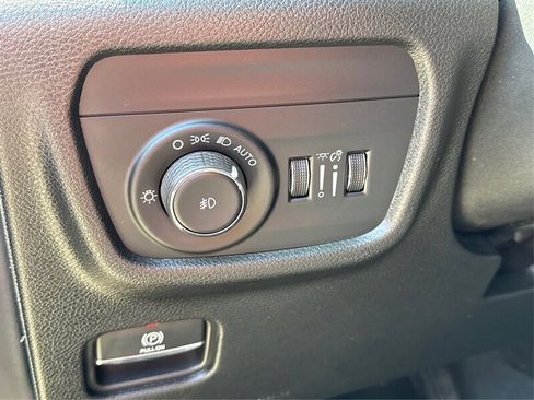 Used 2023 Jeep Grand Cherokee Limited AWD/4WD image 20