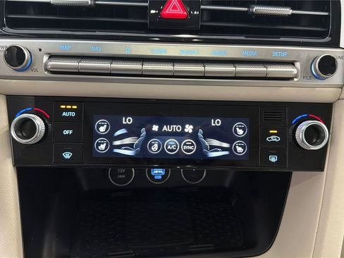 Used 2026 Genesis G70 2.5T Prestige RWD image 18