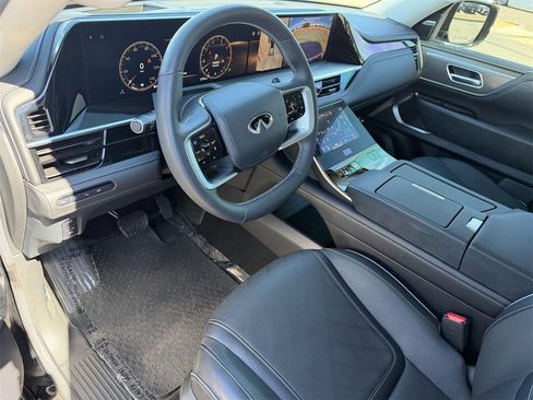 Used 2025 INFINITI QX80 Luxe image 14