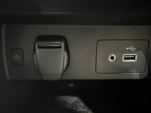 New 2025 Nissan Versa SV w/ Trunk Package image 31