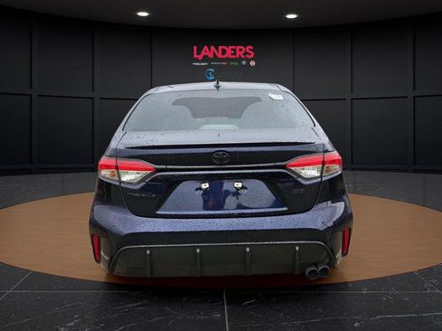Used 2024 Toyota Corolla SE FWD image 2