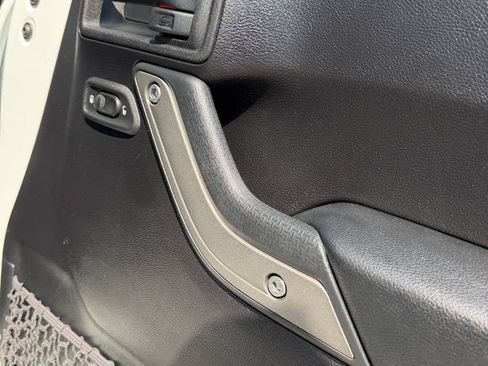 Used 2015 Jeep Wrangler Sport AWD/4WD image 33