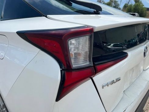 Used 2022 Toyota Prius LE FWD image 11