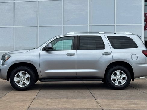 Certified 2018 Toyota Sequoia SR5 w/ Preferred Accessory Package RWD image 7