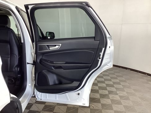 Used 2023 Ford Edge SEL w/ Convenience Package AWD/4WD image 11