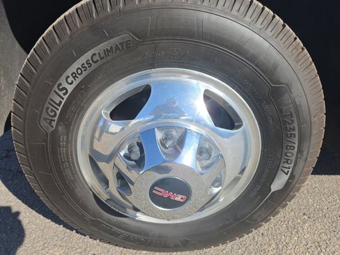 Used 2022 GMC Sierra 3500 Denali image 11