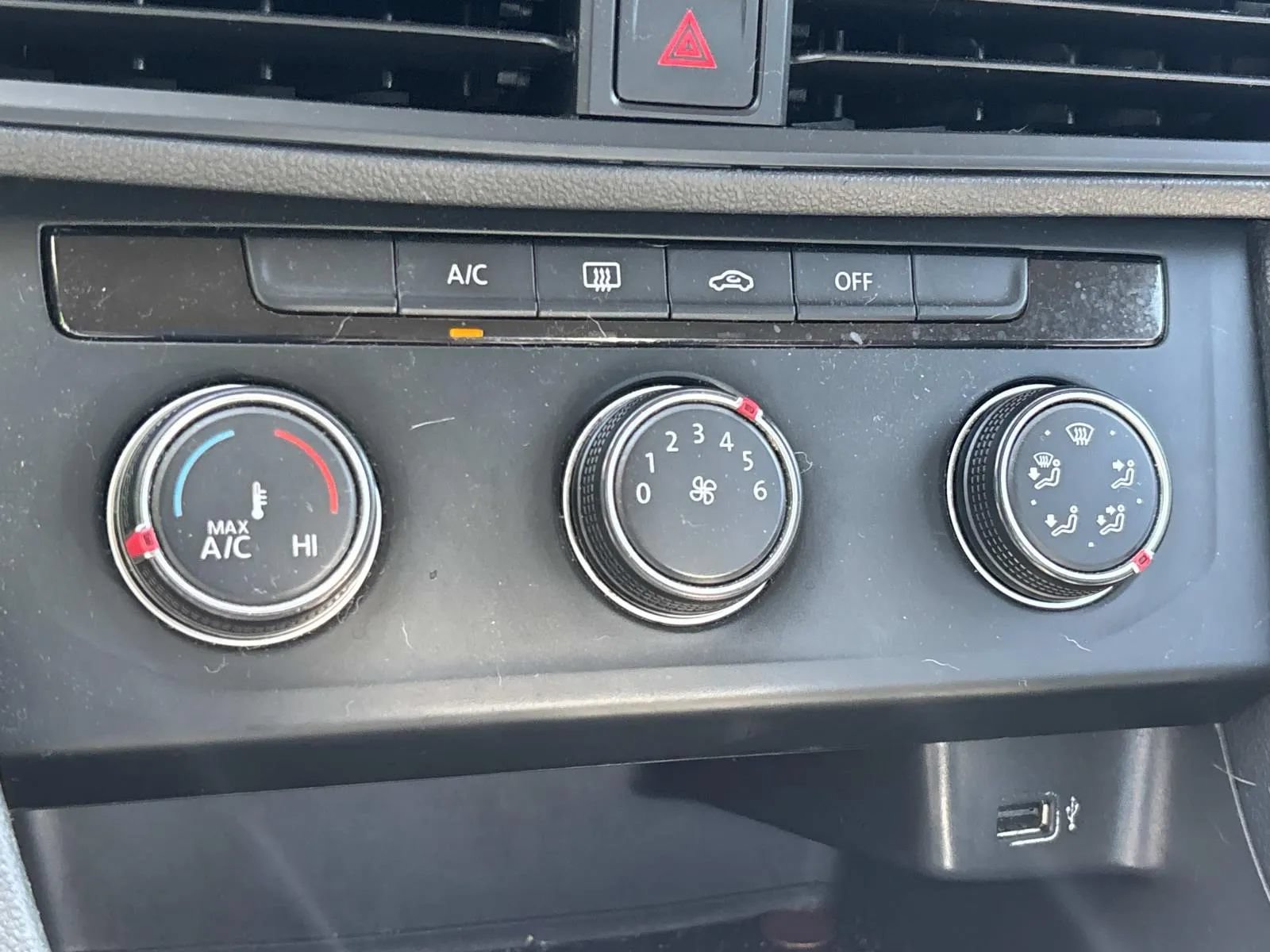 Used 2019 Volkswagen Jetta R-Line FWD image 26
