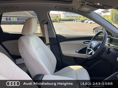 Used 2025 Audi Q5 Premium w/ Convenience Package AWD/4WD image 24