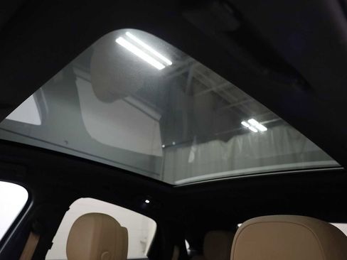 Certified 2023 Porsche Cayenne Platinum Edition image 20