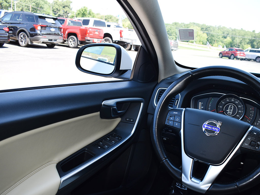 Used 2018 Volvo S60 T5 Dynamic AWD/4WD image 18
