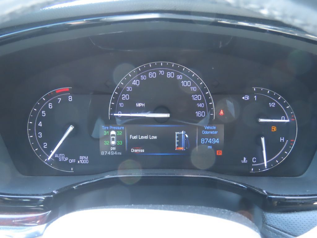 Used 2018 Cadillac XT5 Luxury w/ Driver Awareness Package FWD image 19