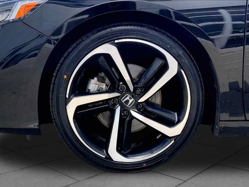 Used 2022 Honda Accord Sport image 11