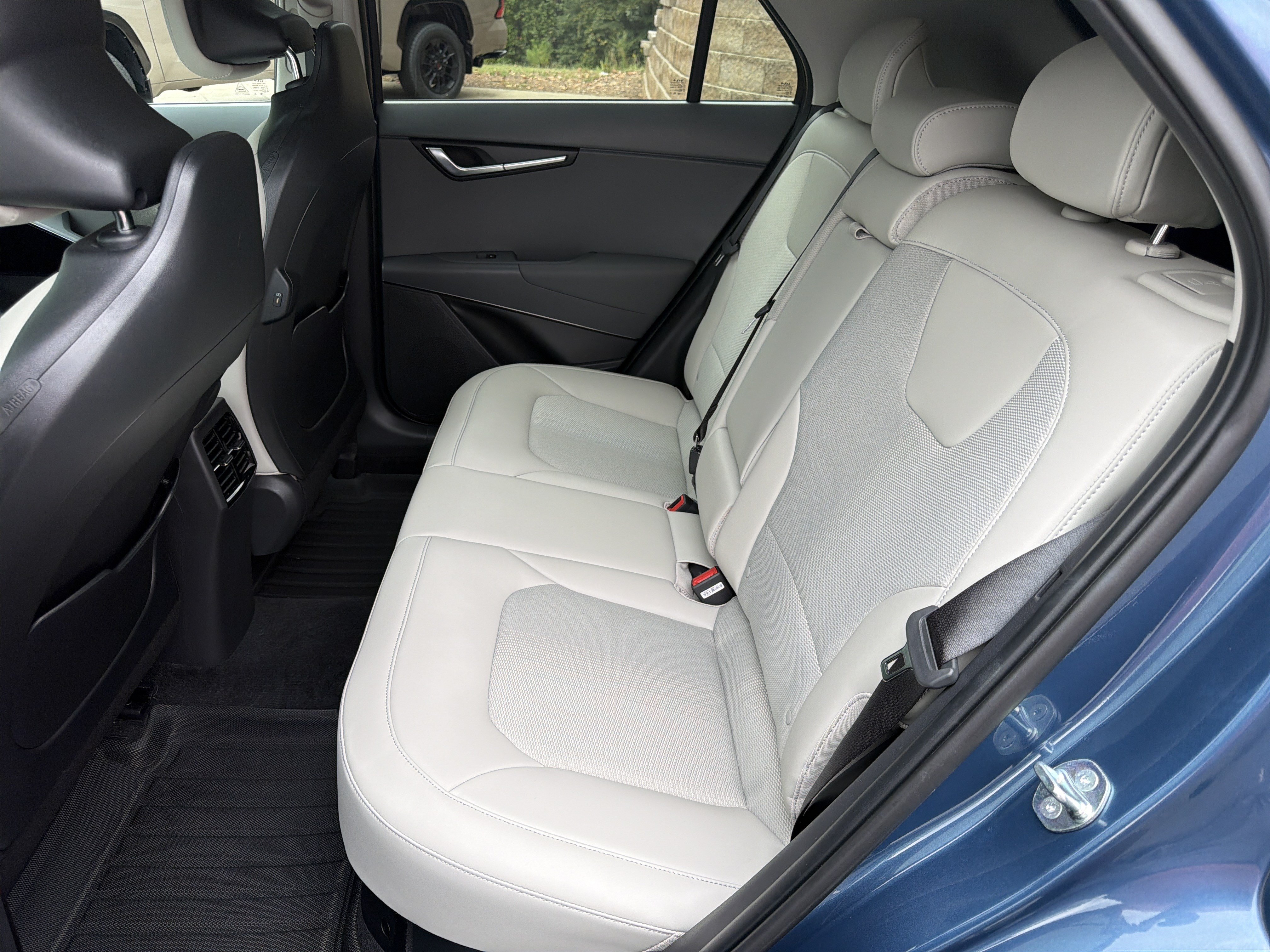 Used 2025 Kia Niro EX FWD image 20