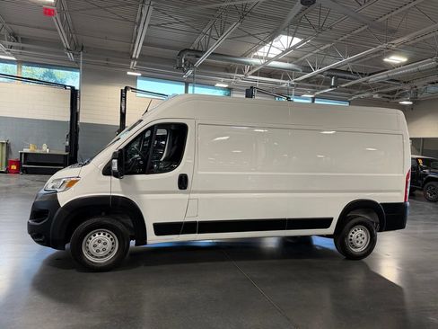 Used 2024 RAM ProMaster 2500 w/ Convenience Group FWD image 10