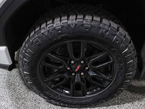 Used 2023 GMC Sierra 1500 Elevation image 12