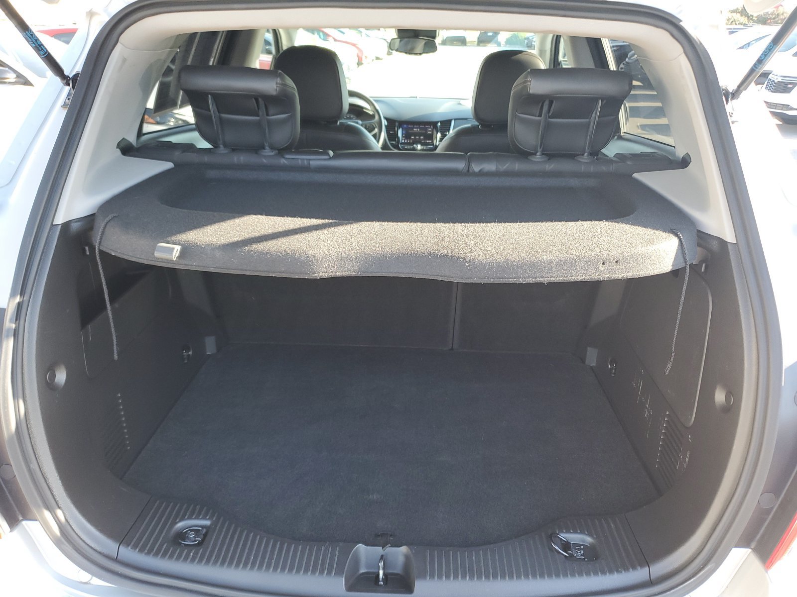 Used 2020 Chevrolet Trax LT w/ LT Convenience Package FWD image 8