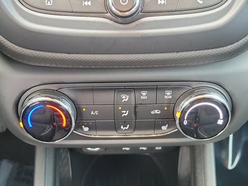 Used 2021 Chevrolet TrailBlazer LT FWD image 17