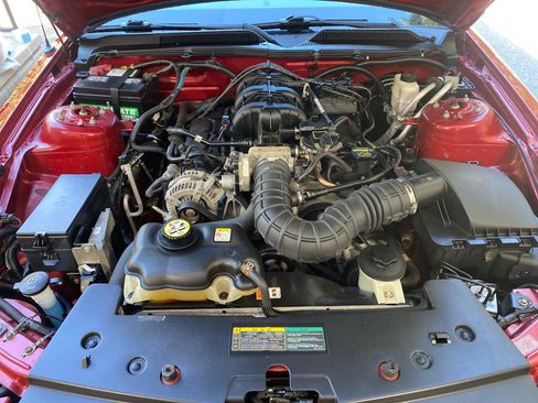 Used 2009 Ford Mustang Convertible image 38