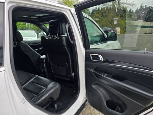 Used 2021 Jeep Grand Cherokee Limited AWD/4WD image 14