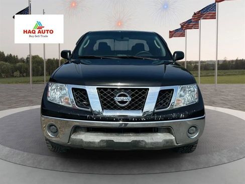 Used 2010 Nissan Frontier SE w/ SE Value Truck Pkg image 2