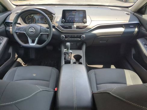 Used 2025 Nissan Altima 2.5 SV FWD image 25