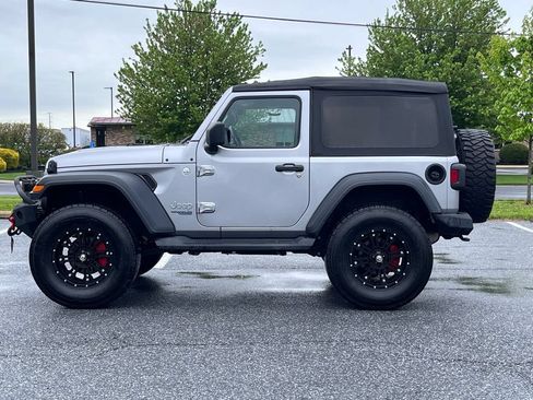 Used 2018 Jeep Wrangler Sport AWD/4WD image 5