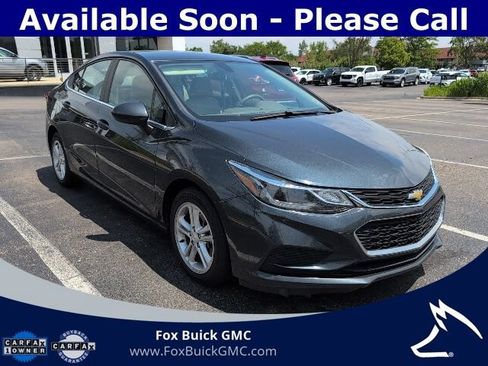 Used 2017 Chevrolet Cruze LT w/ Convenience Package FWD image 3